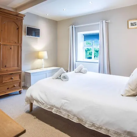 Cosy 2-bed Stone In By Mcpi Hosting, Ideal For Families & Friends!