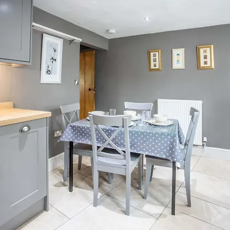 Cosy 2-bed Stone In By Mcpi Hosting, Ideal For Families & Friends! *